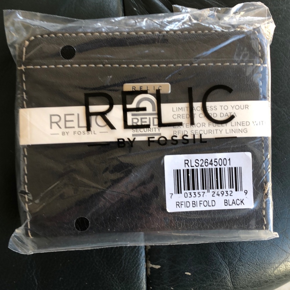 Relic by Fossil Mens Wallet
